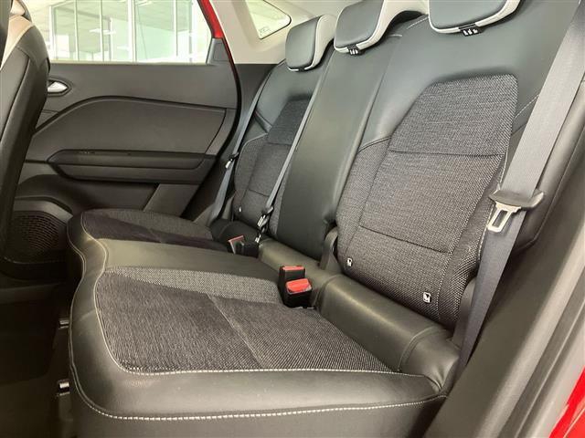 RENAULT Captur 00985240_VO38023207