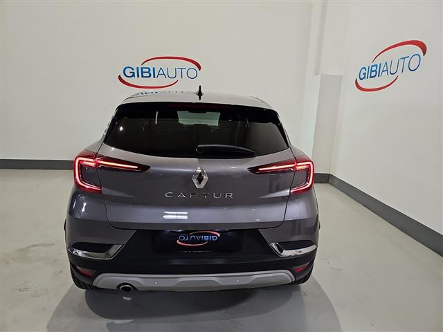 RENAULT Captur 02416030_VO38013170