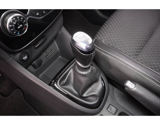 Inside Clio Sport Tourer Diesel  GRIS