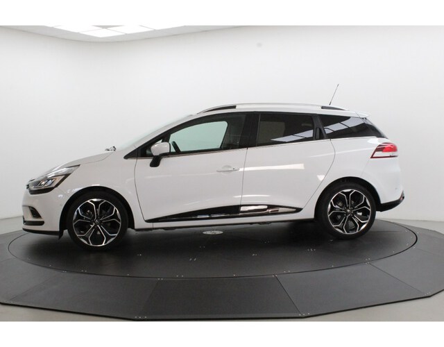 Outside Clio Sport Tourer Diesel  GRIS