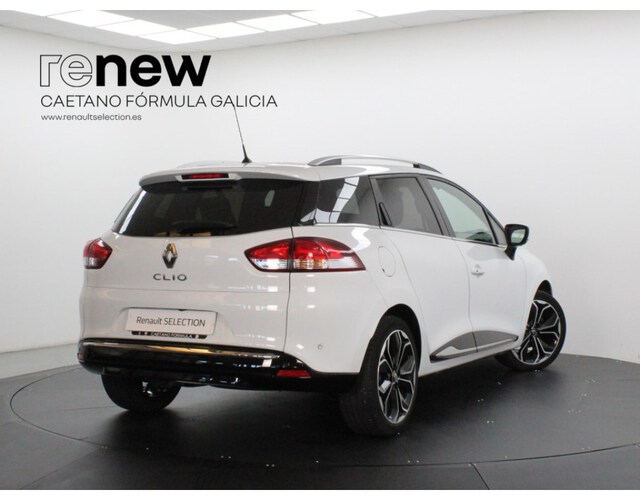 Outside Clio Sport Tourer Diesel  GRIS