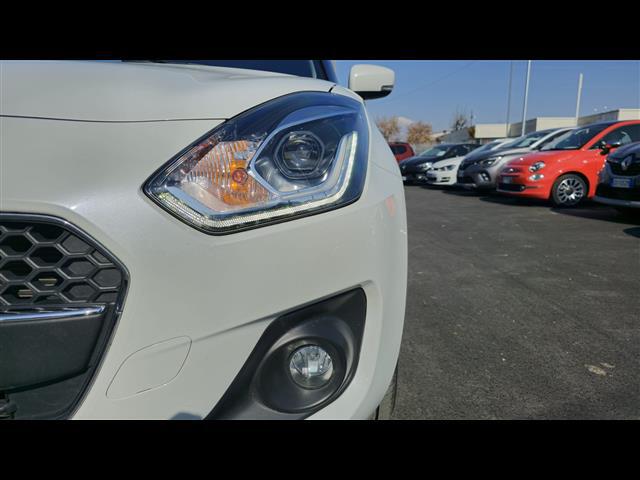 SUZUKI Swift VI 2017 00025733_VO38013404