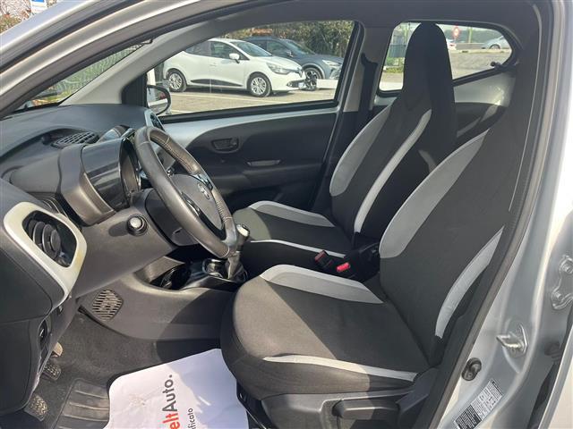 TOYOTA Aygo 02640850_VO38043366