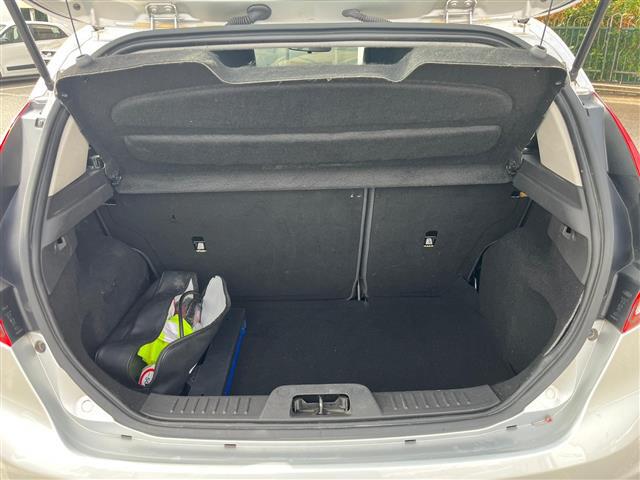 FORD Fiesta 02639579_VO38043366