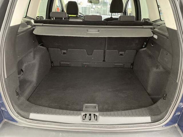 Outside Kuga Diesel  Azul impact