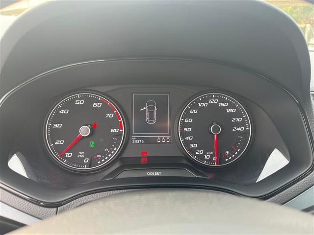 SEAT Arona 2017 02640508_VO38043366