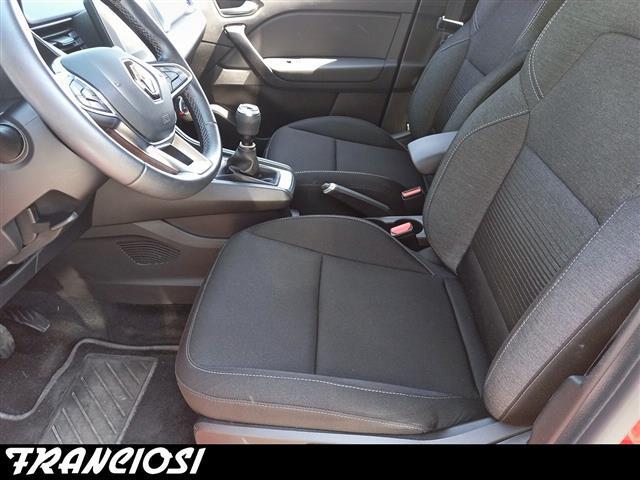 RENAULT Captur 00023612_VO38013018