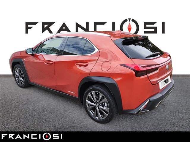 LEXUS UX 2019 00025497_VO38013018