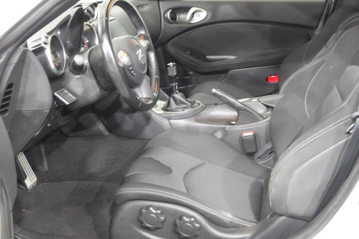 Inside 370Z  GRIS