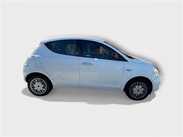 LANCIA Ypsilon 06194989_VO38013080