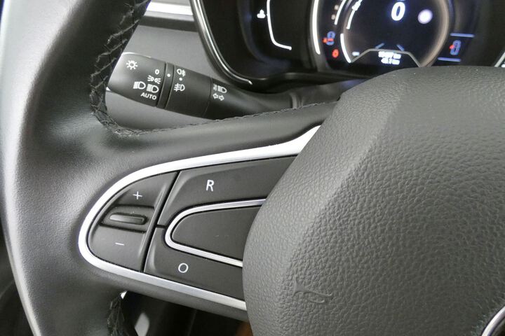 Inside Kadjar  Azul Cosmos