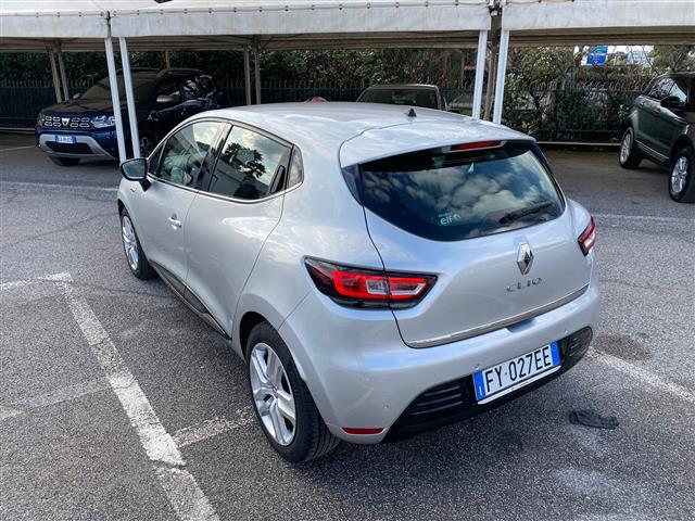 RENAULT Clio 02640172_VO38043366