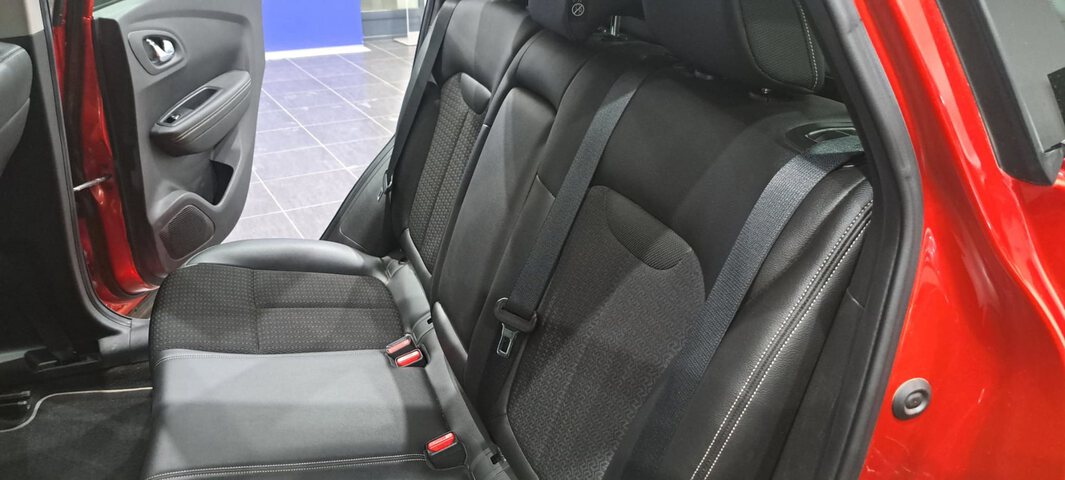 Inside Kadjar Diesel  Rojo Deseo