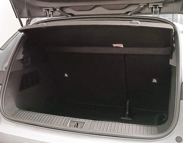 Inside  MEGANE E-TECH 100% ELÉCTRICO  carrocería gris zin