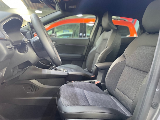 Außenausstattung Captur Cassio Grau/Black    grau