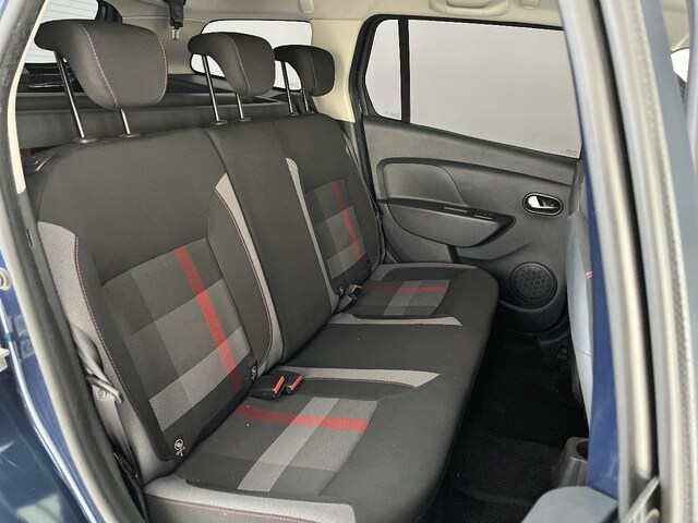 Inside Logan MCV  AZUL