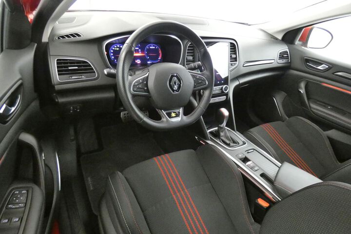 Inside Mégane Sport Tourer Diesel  Rojo Deseo