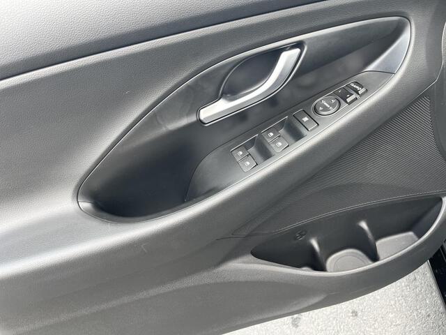 Außenausstattung i30 PHANTOM BLACK MET.   schwarz