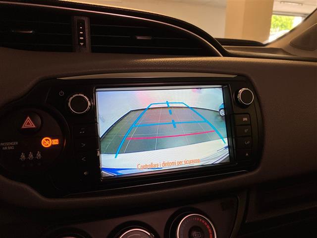 TOYOTA Yaris 00985457_VO38023207