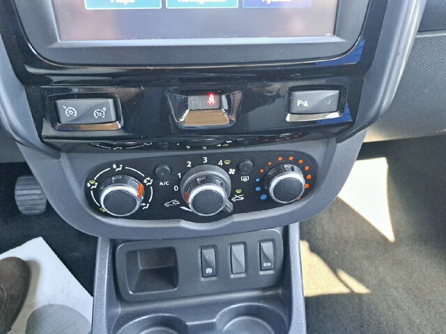 Inside Duster Diesel  BLANCO