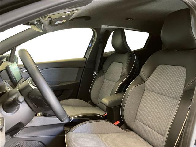 RENAULT Clio 00985360_VO38023207
