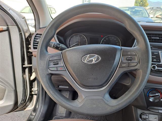 HYUNDAI i20 05884703_VO38013080