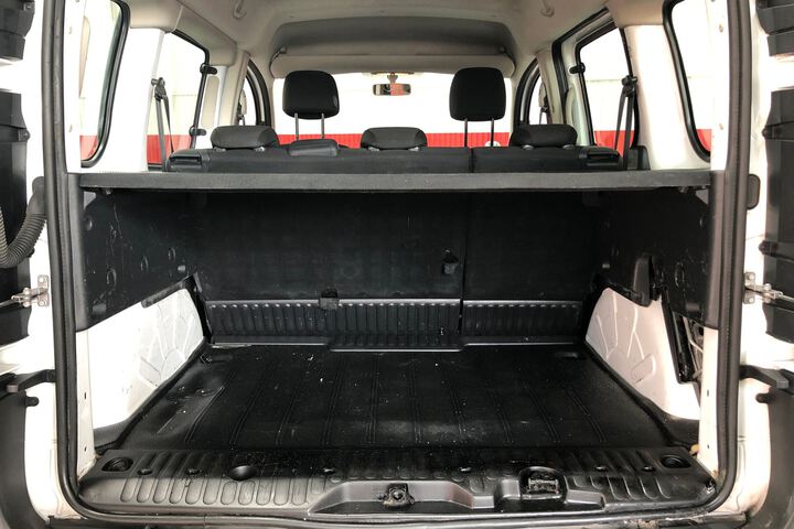 Inside Kangoo Combi Diesel  Blanco