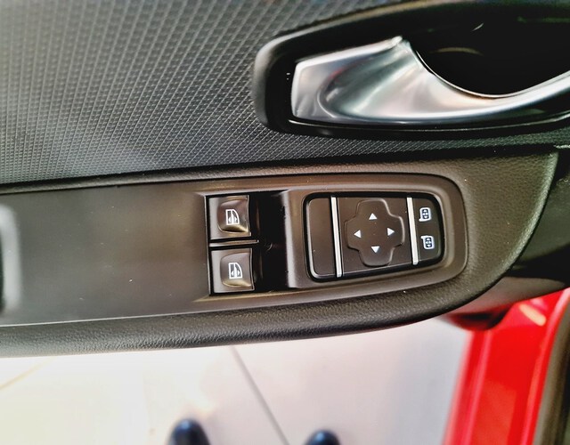 Inside Clio Diesel  Rojo Deseo