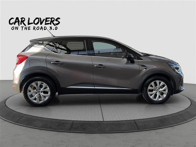 RENAULT Captur 05257436_VO38013034