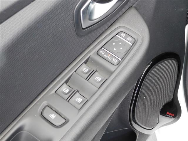 RENAULT Clio 03245887_VO38043894