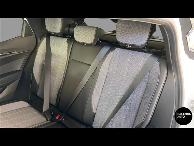 RENAULT Megane E Tech 00006566_VO38033579