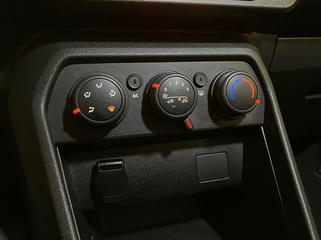 DACIA Sandero 00984402_VO38023207