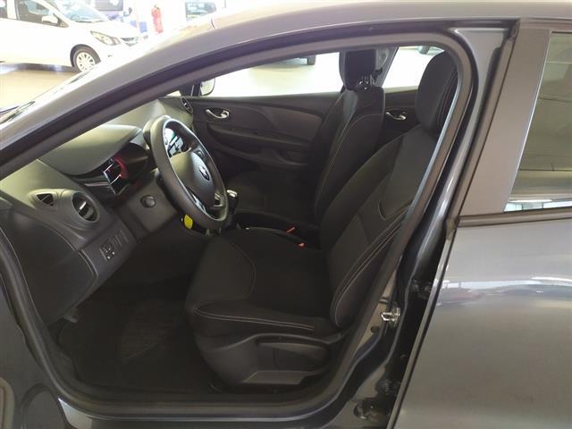 RENAULT Clio 00008160_VO38013330