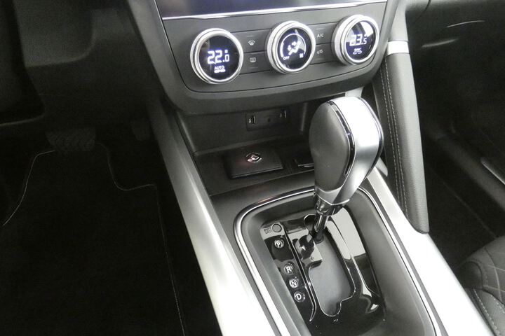 Inside Kadjar  Azul Cosmos