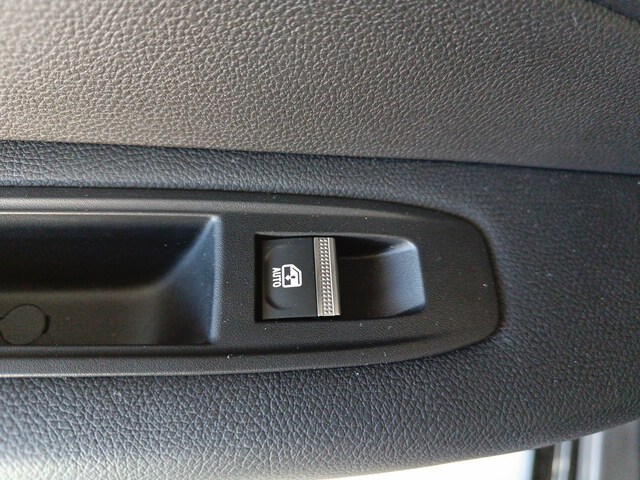 Inside  MEGANE E-TECH 100% ELÉCTRICO  carrocería gris piz