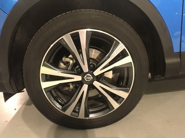 Outside Qashqai  Azul Ultramar