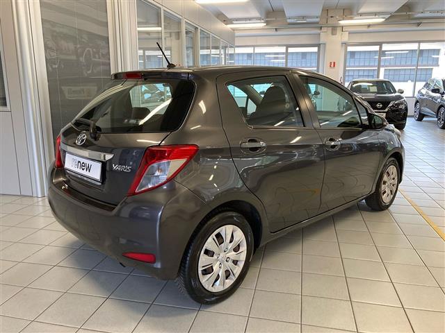 TOYOTA Yaris 00014618_VO38013022