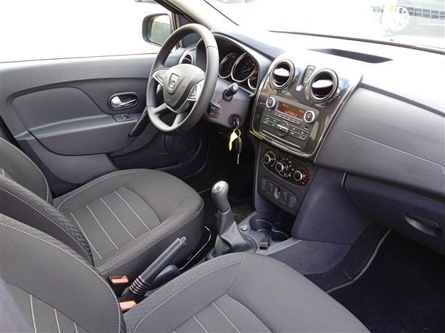 DACIA Sandero 01150386_VO38013322