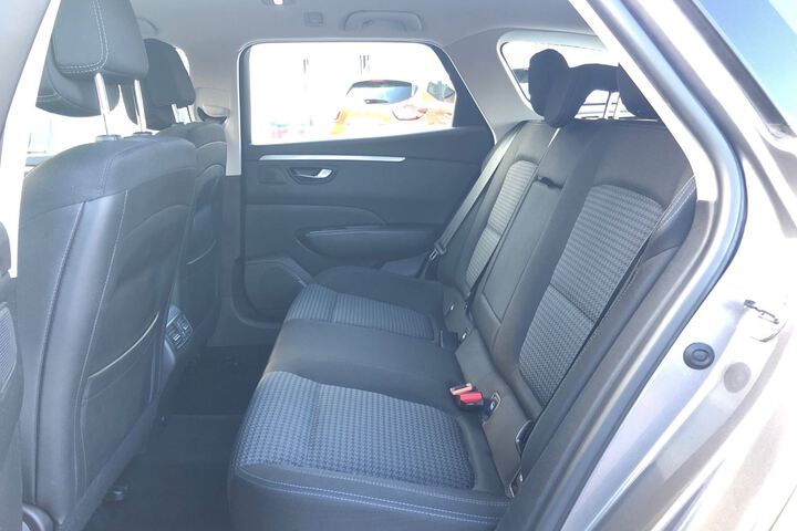 Inside Talisman Sport Tourer Diesel  Gris