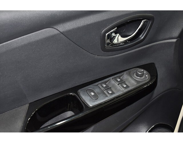 Inside Captur Diesel  Crema