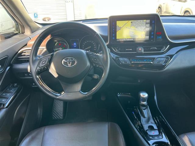 TOYOTA C HR 2016 05856702_VO38013080