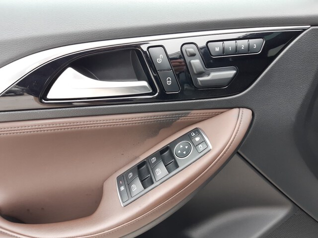 Inside QX30 Diesel  Graphite Shadow