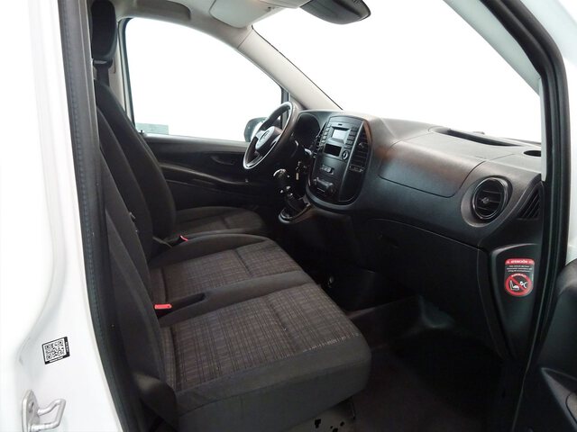 Inside Vito Furgón Diesel  Blanco puro