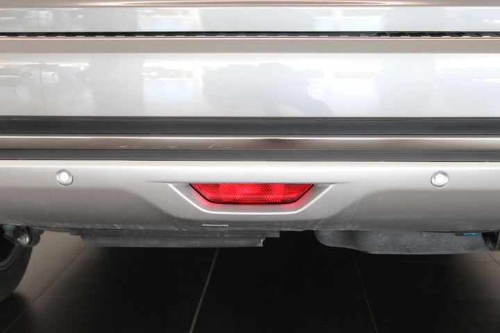 Inside  Koleos  Gris Tornado