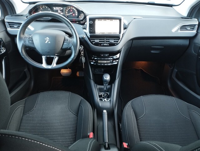 Inside 208  Gris Platinum
