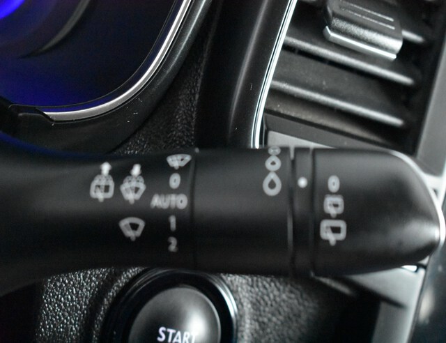 Inside Koleos Diesel  AZUL