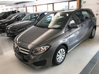 Mercedes-Benz - B 180