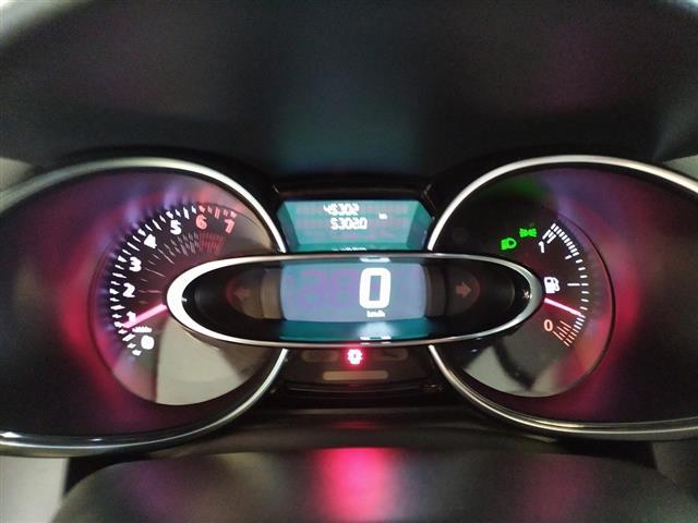 RENAULT Clio 00007938_VO38013330