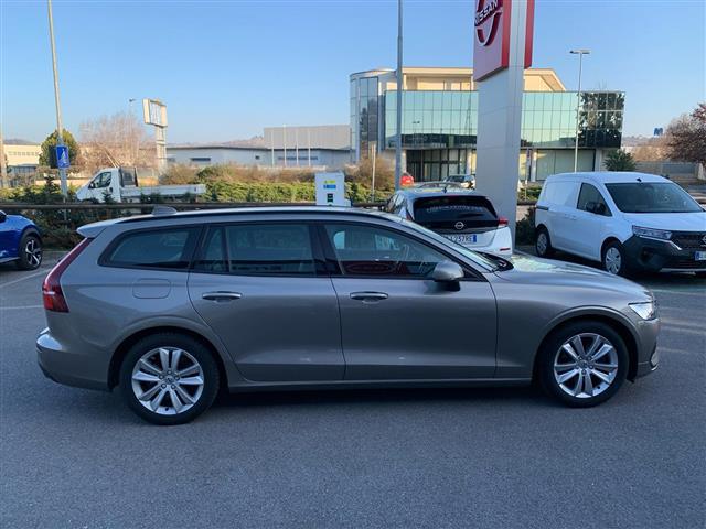 VOLVO V60 II 2019 02614153_VO38013041