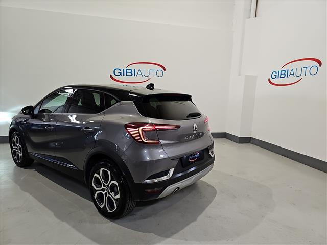 RENAULT Captur 02416200_VO38013170